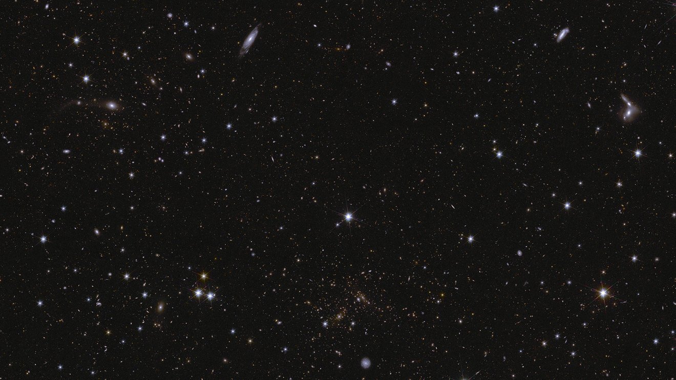 1-main-deep-field-70x-zoom-1600width-1320