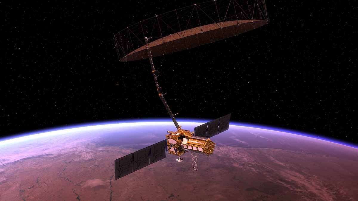 6804cf794283c-weighing-28-tonnes--the-satellite-will-scan-nearly-the-entire-globe-every-12-days--del