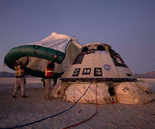 boeing-starliner-lander-cover-hg