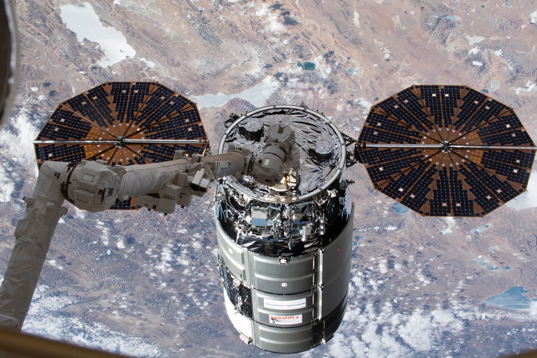 cygnus-cargo-spacecraft-1