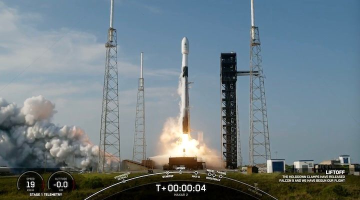 spacex-falcon9-maxar-launch-ada